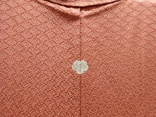  作家物　蜀江模様織り出し一つ紋色無地着物